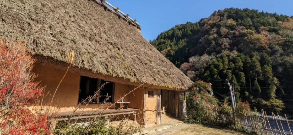 茅葺屋根のイメージ