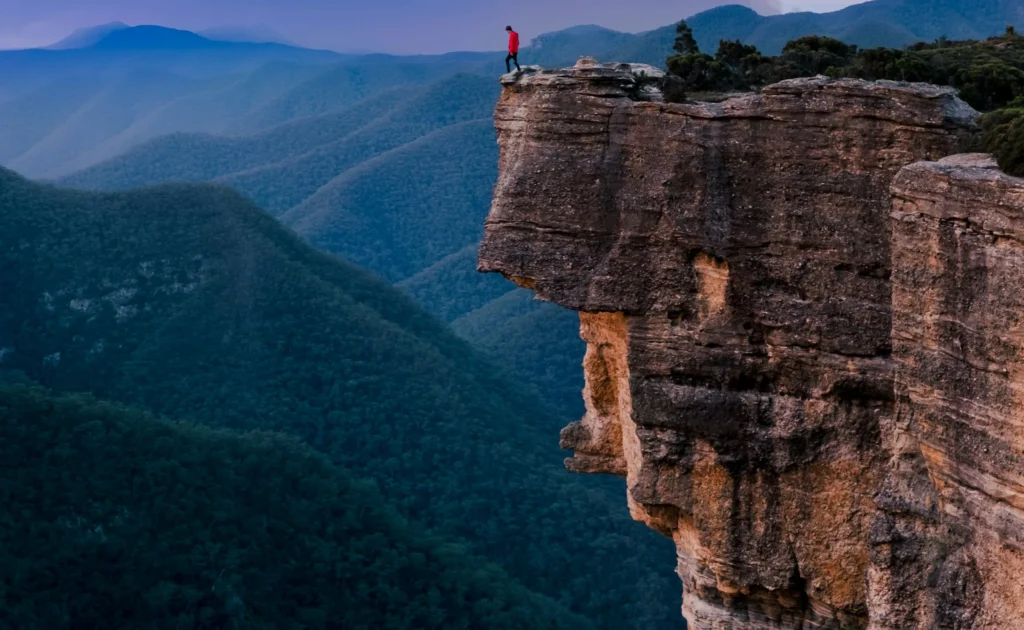 断崖絶壁のイメージ