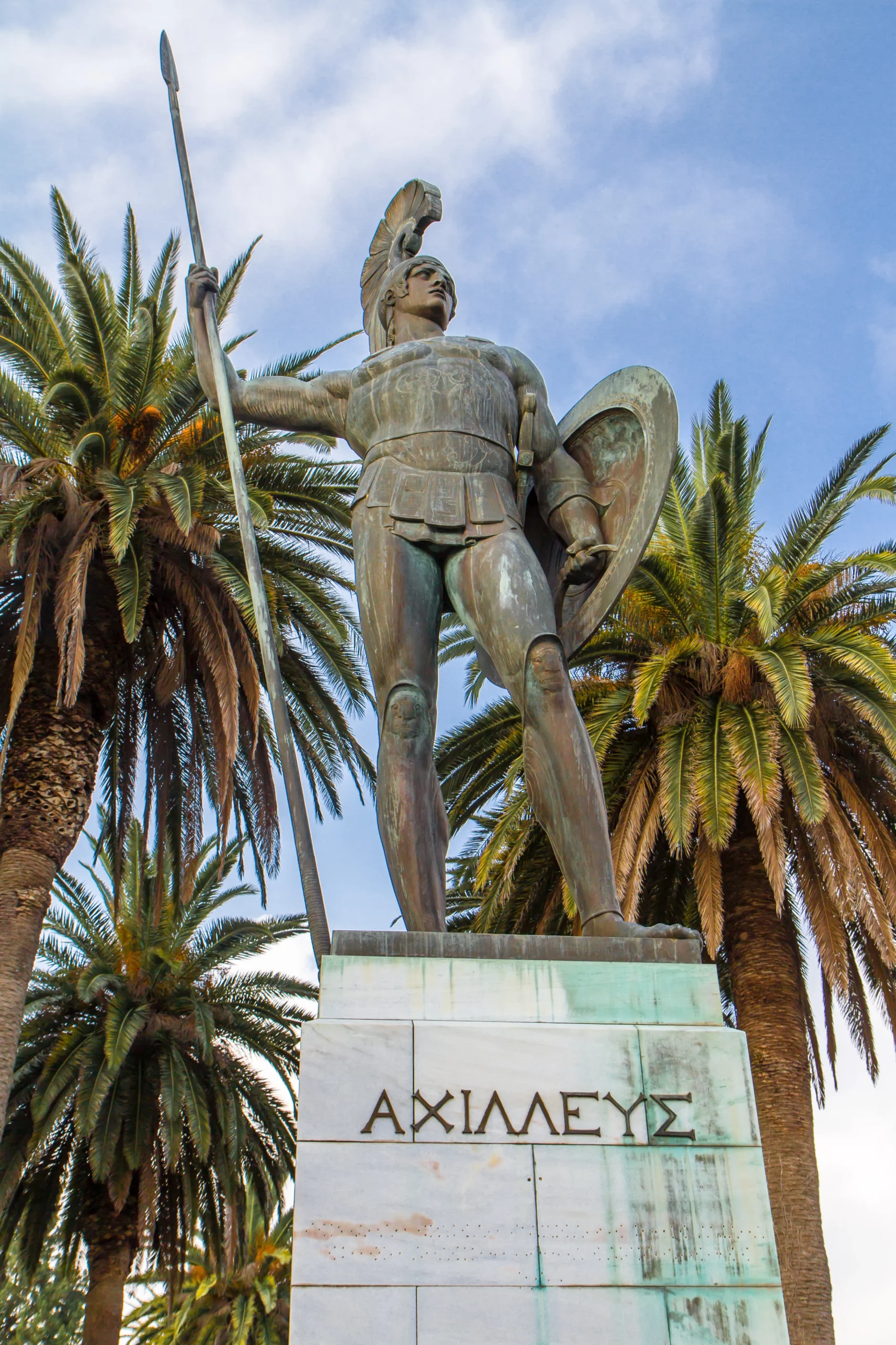 ギリシャにあるアキレウス像