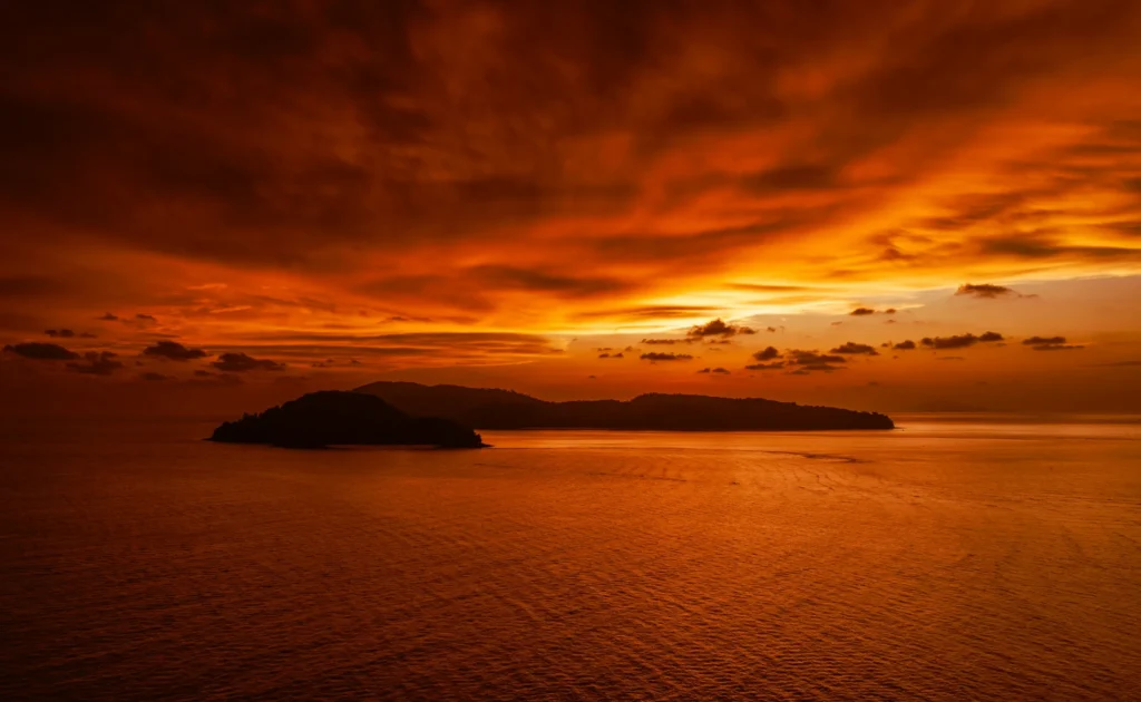 赤い島のイメージ